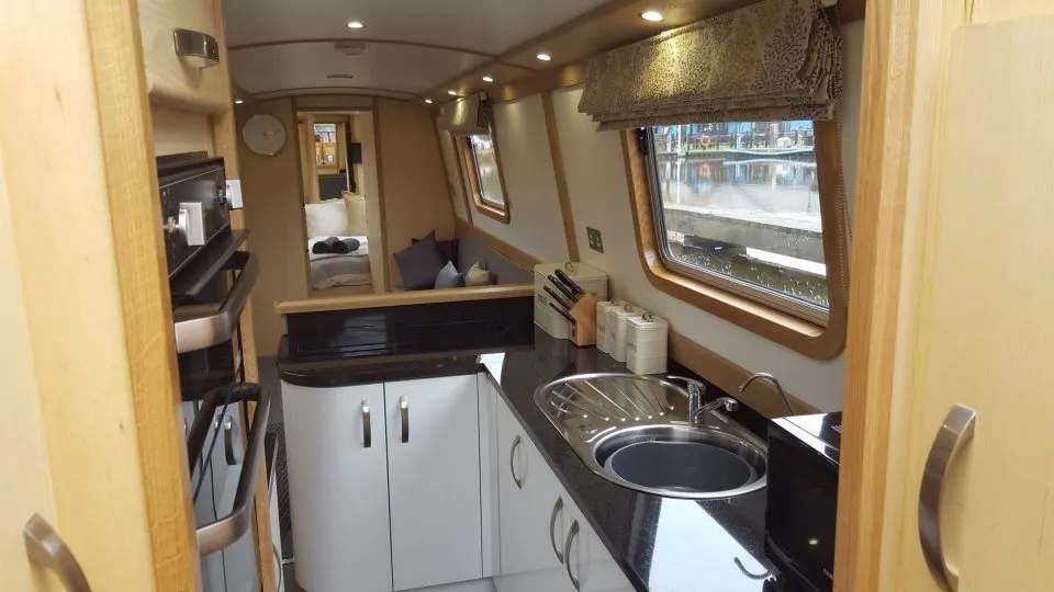 narrowboat holiday