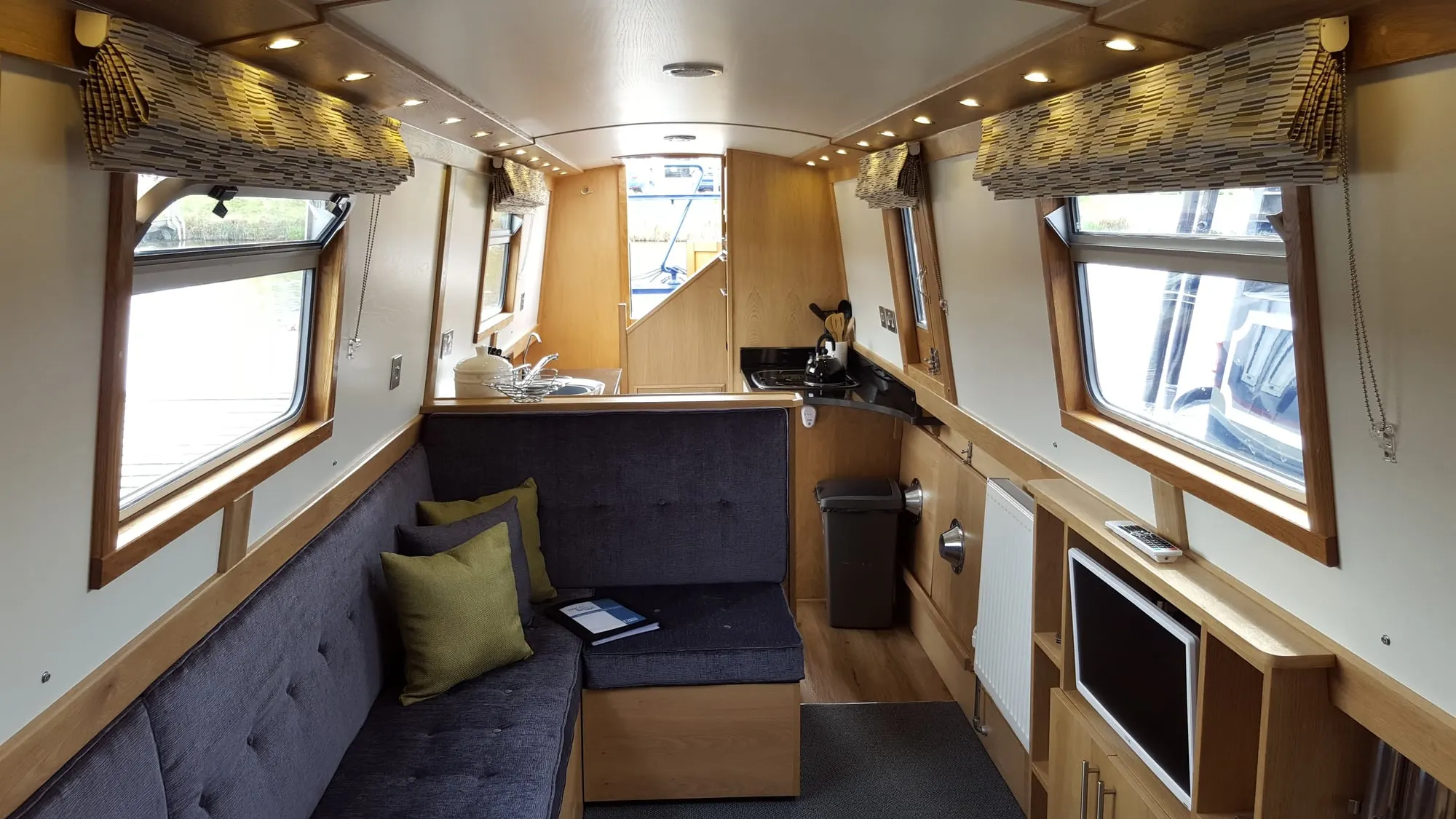 58ft Ex-Hire Narrowboat ‘Aqua Beatha’ For Sale – Sorry Now Sold, photo 2
