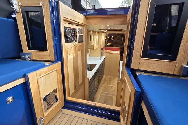 narrowboat builders