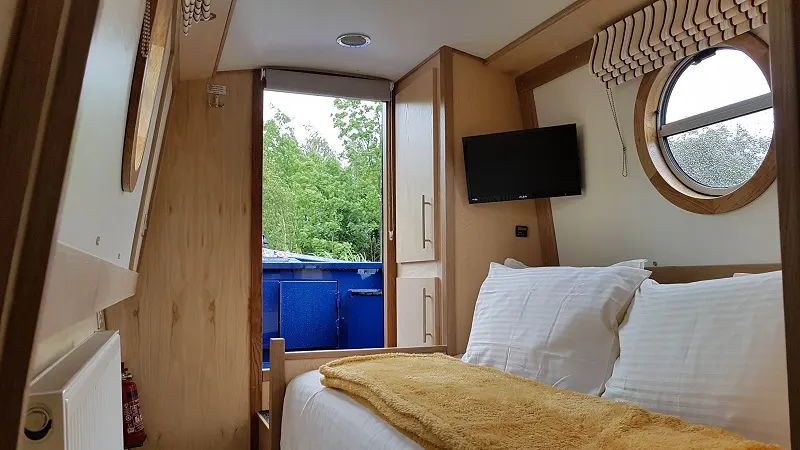 narrowboat builders