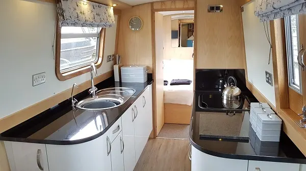 narrowboat builders