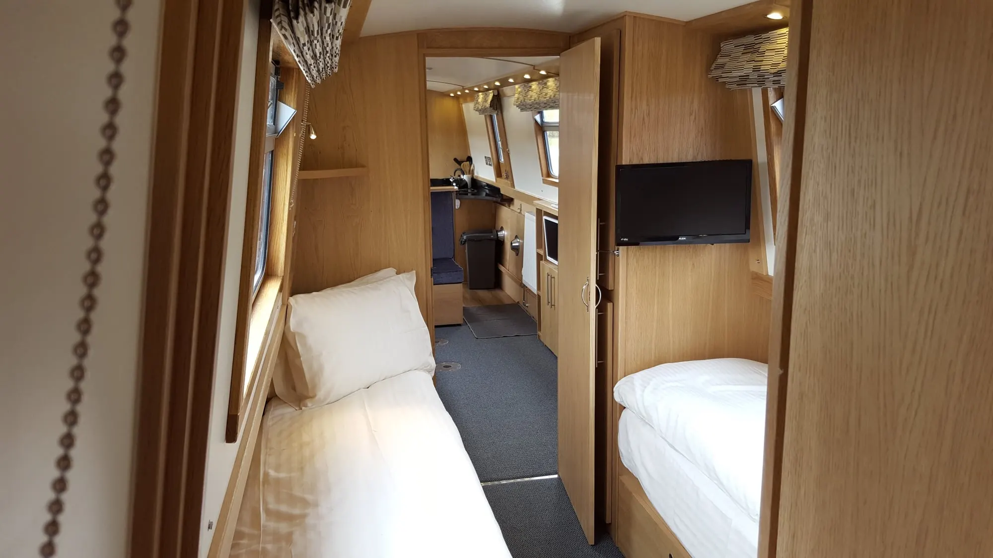 58ft Ex-Hire Narrowboat ‘Aqua Beatha’ For Sale – Sorry Now Sold, photo 4