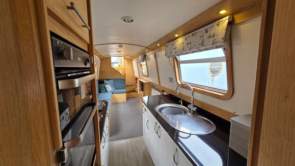 Aqua Te Ora narrowboat photo 1