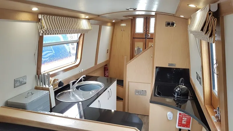 narrowboat builders