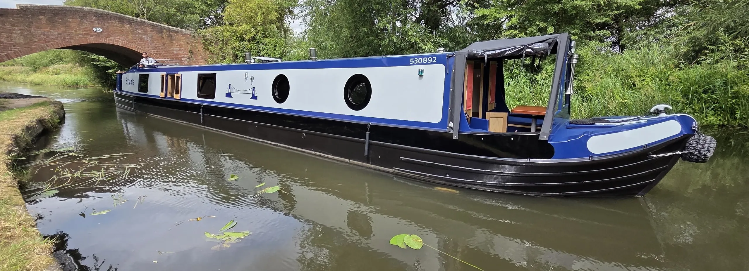 Bespoke narrowboat Brizzle