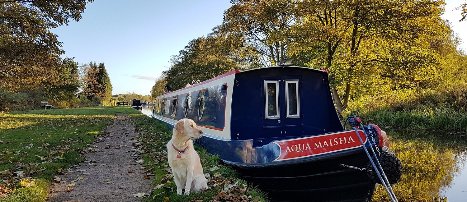 Luxury hire boat